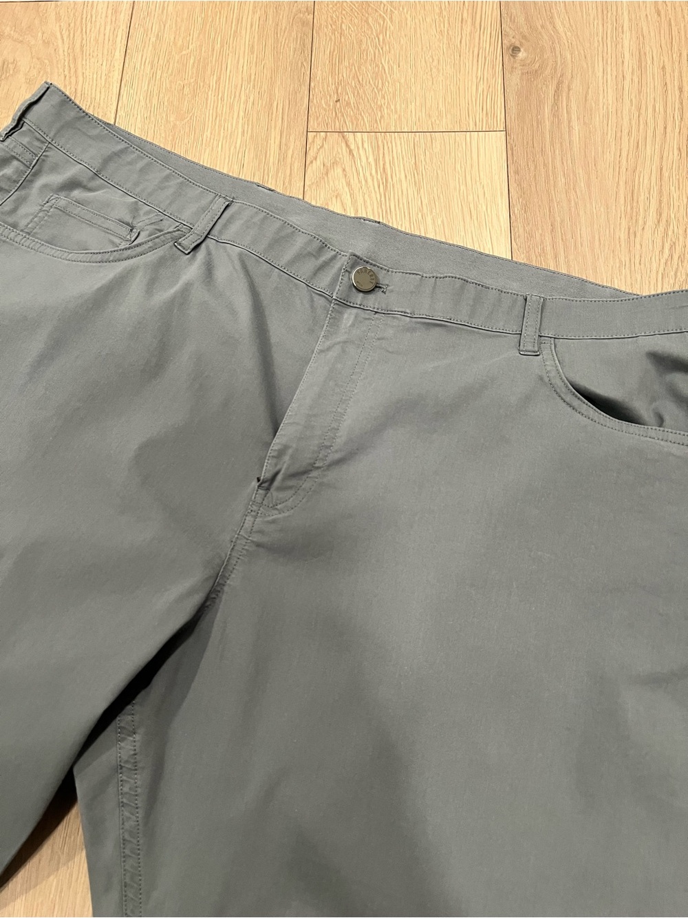 Faherty Classic Straight Light Pants in Gray-Green 42x32